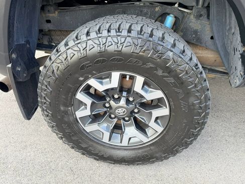 Used 2019 Toyota Tacoma TRD Off-Road AWD/4WD image 16