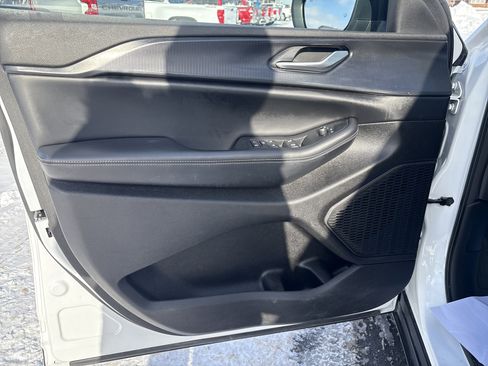 Used 2023 Jeep Grand Cherokee L Laredo image 16