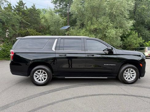 Used 2021 Chevrolet Suburban LT AWD/4WD image 9