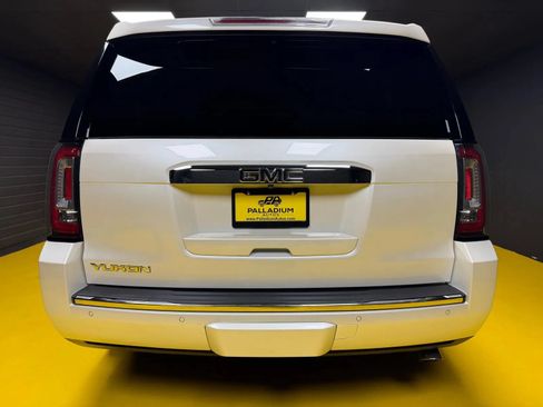 Used 2015 GMC Yukon Denali w/ Premium Package AWD/4WD image 4