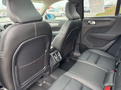 Certified 2023 Volvo XC40 B5 Plus w/ Driver Assist Package AWD/4WD image 37