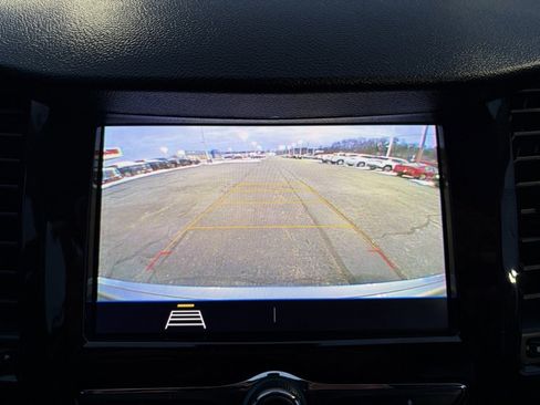 Used 2020 Chevrolet Trax LT w/ LT Convenience Package image 22