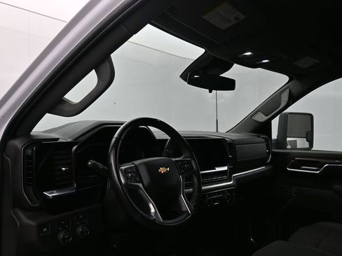 Used 2025 Chevrolet Silverado 2500 LT image 13
