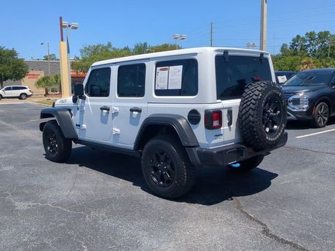 Used 2023 Jeep Wrangler Unlimited w/ Convenience Group AWD/4WD image 8