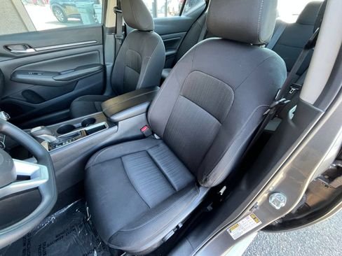 Used 2025 Nissan Altima 2.5 SV FWD image 32