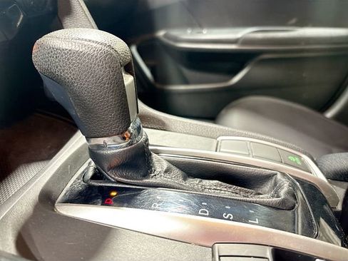 Used 2018 Honda Civic EX image 18