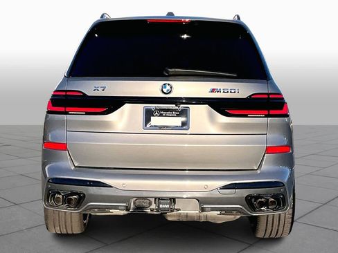 Used 2025 BMW X7 M60i image 4