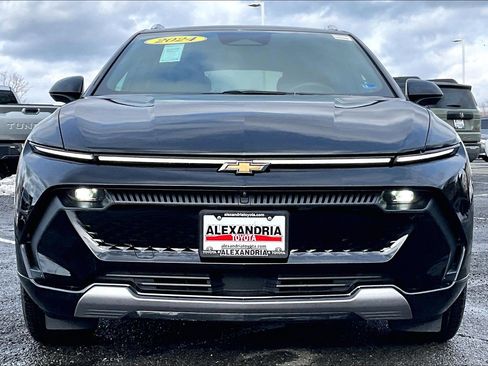 Used 2024 Chevrolet Equinox EV LT image 3