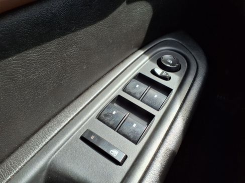 Used 2015 Chevrolet Traverse LT image 22