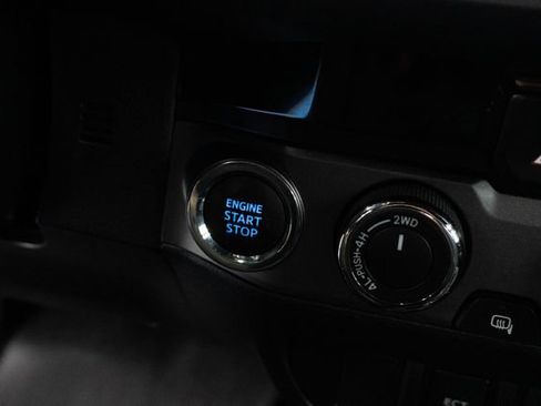 Used 2018 Toyota Tacoma TRD Sport AWD/4WD image 15