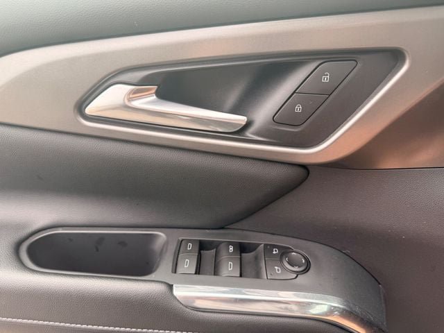Used 2026 Chevrolet Traverse LT AWD/4WD image 8