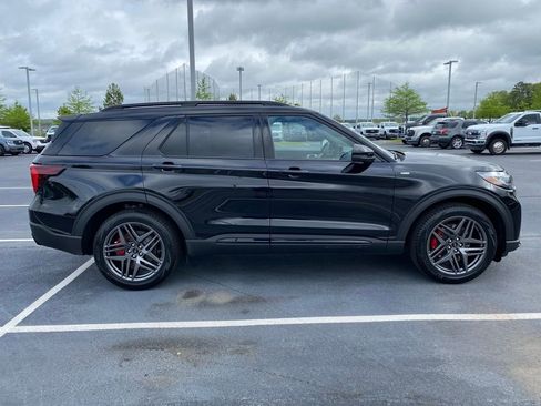 New 2026 Ford Explorer ST-Line w/ ST-Line Street Pack RWD image 8
