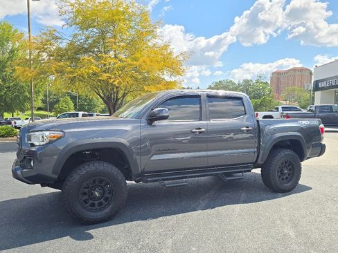 Used 2021 Toyota Tacoma TRD Off-Road image 28