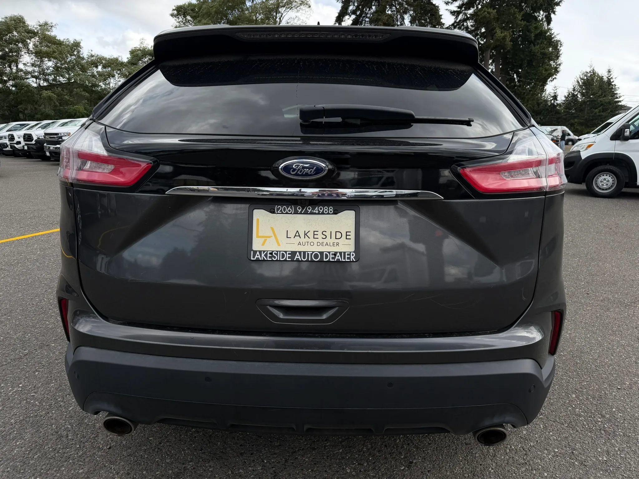 Used 2020 Ford Edge SE FWD image 9