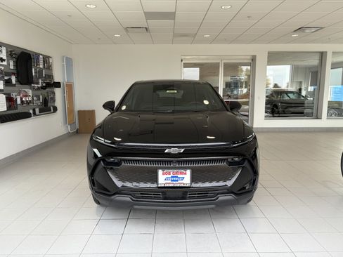 New 2026 Chevrolet Equinox EV LT image 7