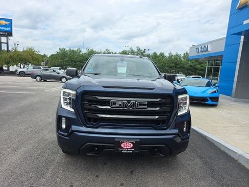 Used 2022 GMC Sierra 1500 Elevation w/ LPO, Elevation Black Package AWD/4WD image 8