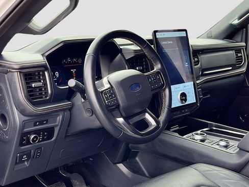 Used 2023 Ford Expedition Max Platinum AWD/4WD image 9
