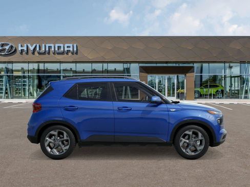 New 2025 Hyundai Venue SEL image 7