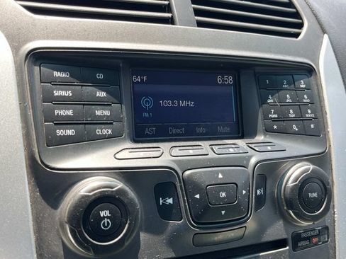 Used 2015 Ford Explorer XLT FWD image 32