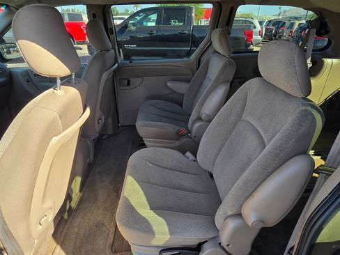 Used 2003 Chrysler Town & Country LX image 20