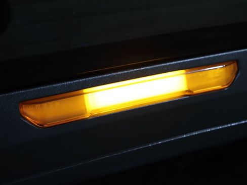 Used 2022 GMC Sierra 2500 AT4 image 26