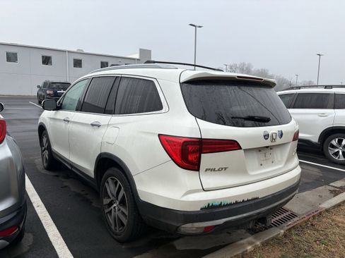 Used 2017 Honda Pilot Elite image 4