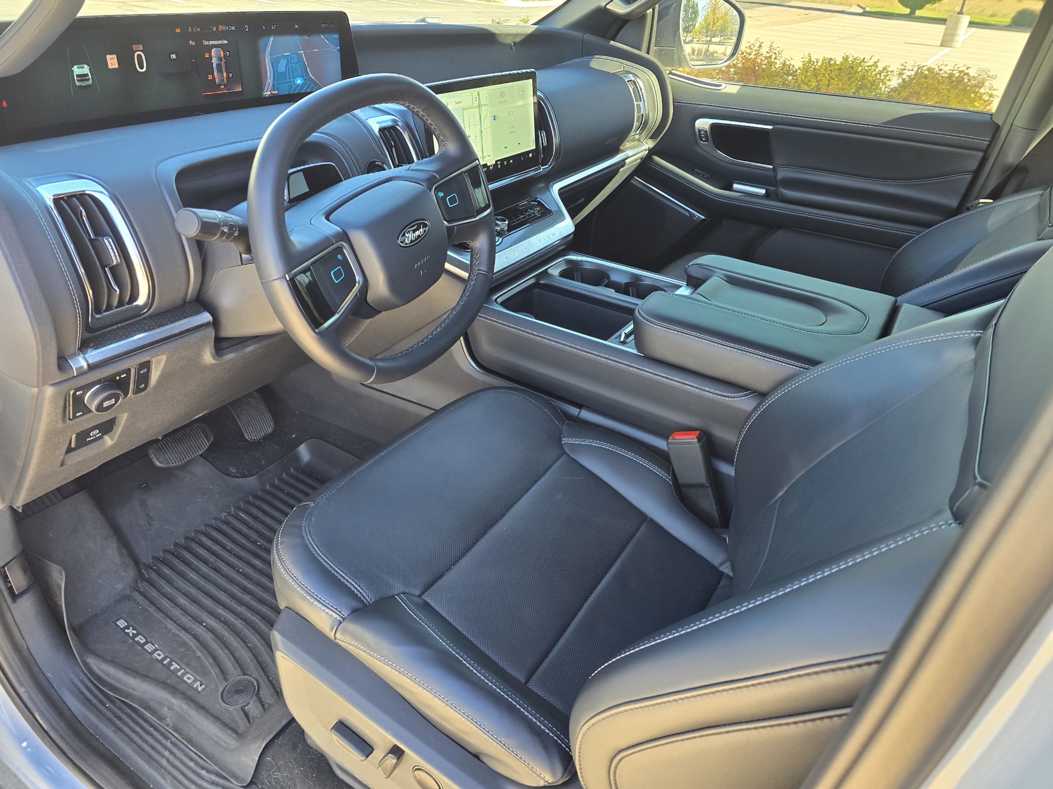 Used 2026 Ford Expedition Platinum w/ Stealth Performance Package AWD/4WD image 25