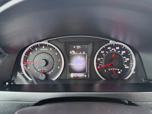 Used 2015 Toyota Camry XSE image 13