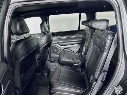Certified 2025 Jeep Grand Cherokee L Limited w/ Luxury Tech Group II AWD/4WD image 22