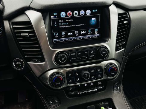 Used 2020 Chevrolet Suburban LT AWD/4WD image 21