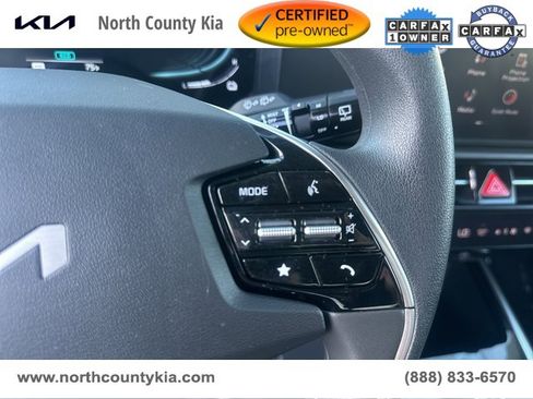 Certified 2025 Kia Niro LX image 21