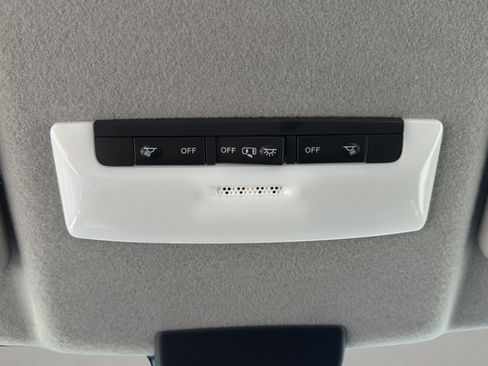 Used 2022 Nissan Kicks SV FWD image 30