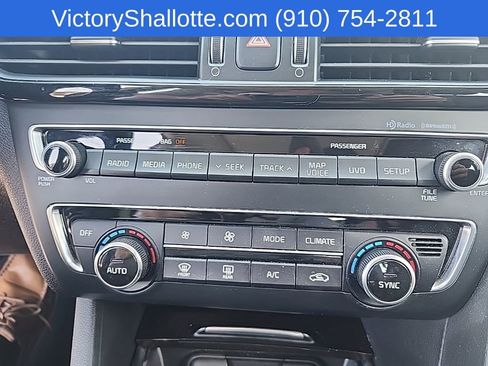 Used 2016 Kia Optima EX w/ Premium Package image 7