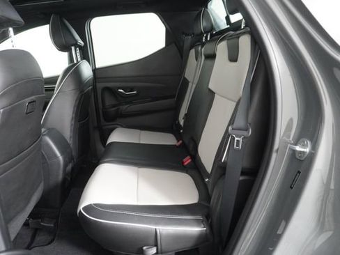 Used 2022 Hyundai Santa Cruz SEL Premium image 31