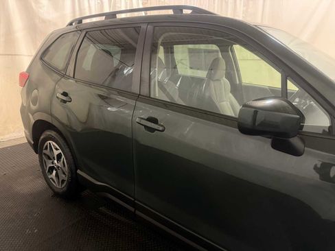 Certified 2023 Subaru Forester Premium image 11