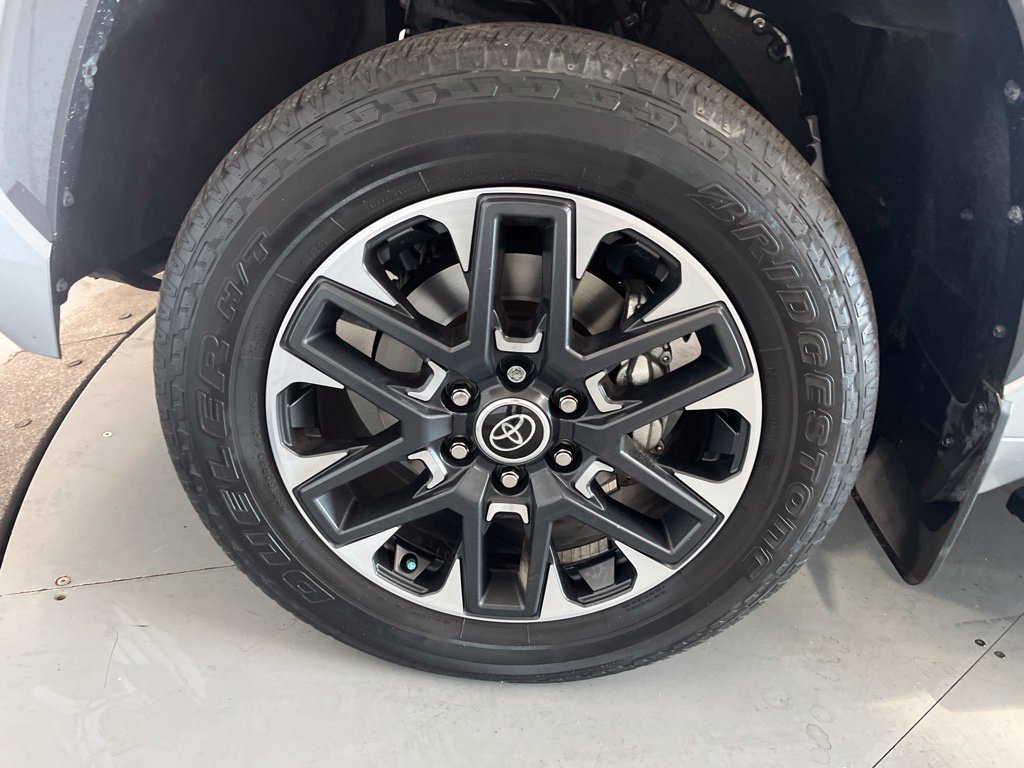 Used 2023 Toyota Tundra Limited AWD/4WD image 14