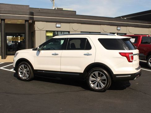 Used 2018 Ford Explorer Limited w/ Equipment Group 301A AWD/4WD image 5