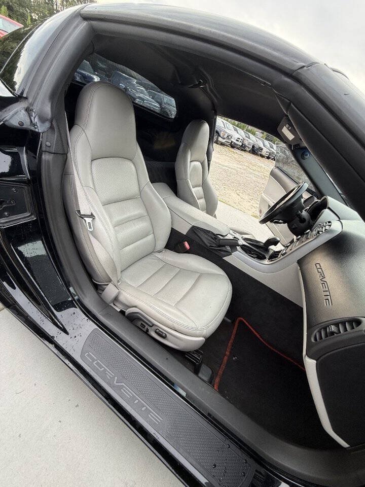 Used 2006 Chevrolet Corvette Coupe w/ Preferred Equipment Group RWD image 9