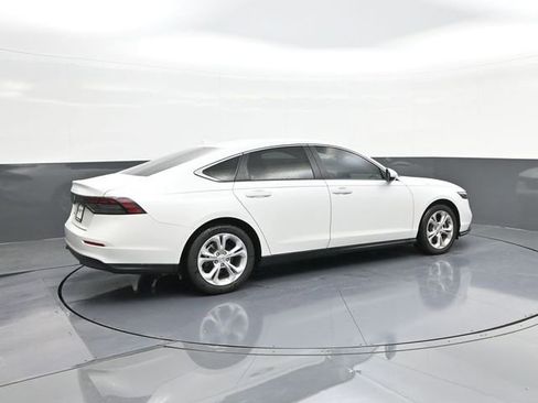 Used 2025 Honda Accord LX image 15