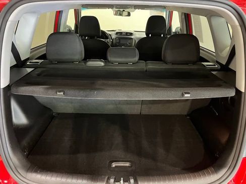 Used 2017 Kia Soul + FWD image 11