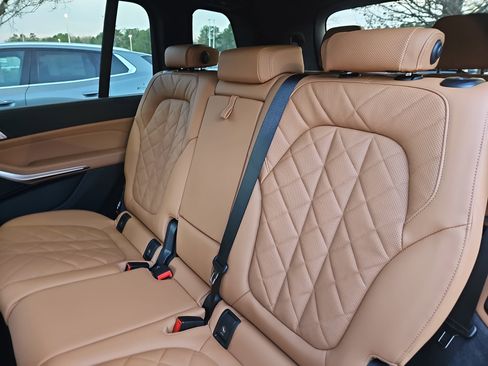 New 2026 BMW X7 xDrive40i image 16