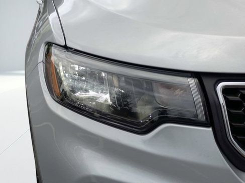 Used 2024 Jeep Compass Latitude AWD/4WD image 9