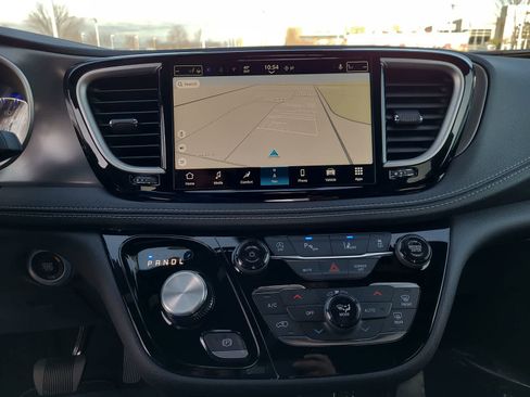 New 2026 Chrysler Pacifica Select image 24