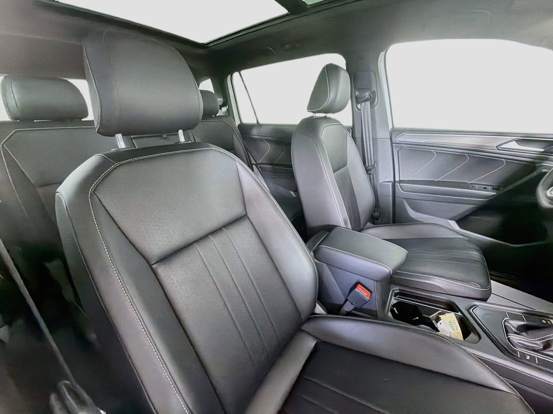Used 2023 Volkswagen Tiguan SE R-Line FWD image 25