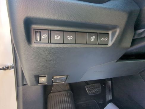 Used 2021 Toyota RAV4 XLE Premium AWD/4WD image 14