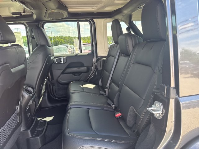 New 2027 Jeep Wrangler Unlimited Sahara AWD/4WD image 37