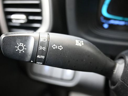 Certified 2023 Hyundai Venue SE image 27