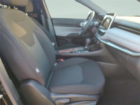 Certified 2024 Jeep Compass Sport image 33