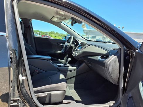 Used 2016 Chevrolet Malibu LT FWD image 28