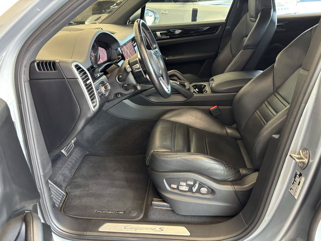 Used 2021 Porsche Cayenne S AWD/4WD image 13